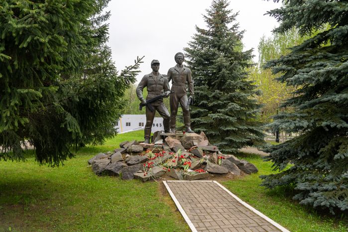 Памятник воинам, погибшим в Афганистане, на территории Ленино-Снегиревского военно-мемориального комплекса