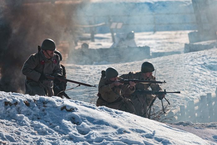Военно-историческая реконструкция битвы за Сталинград у храма ВС РФ в Кубинке