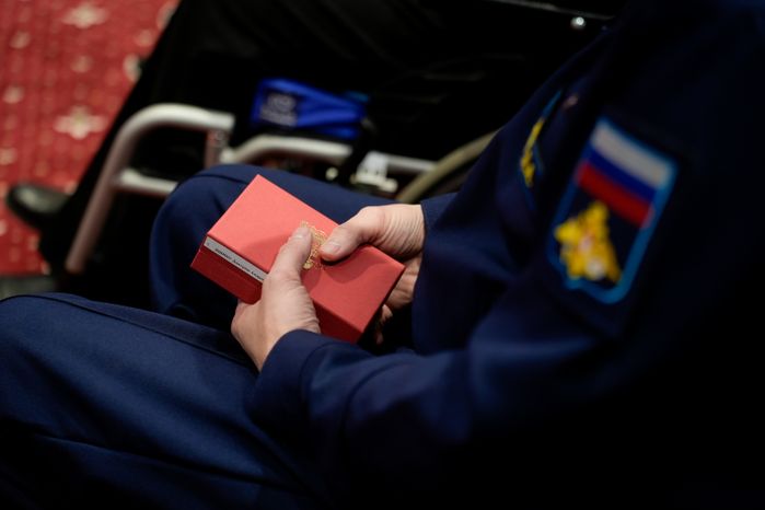Ветеранам СВО и семьям погибших Героев вручили ключи от автомобилей
