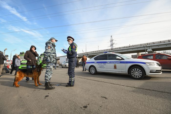 Проверка пропусков на въезде в Москву в период самоизоляции