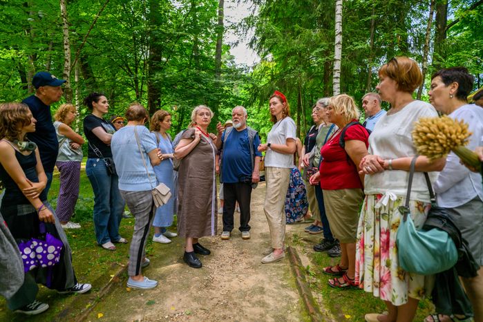 Экскурсия для посетителей фестиваля народной культуры «Сенокос в Муранове» Пушкинского округа