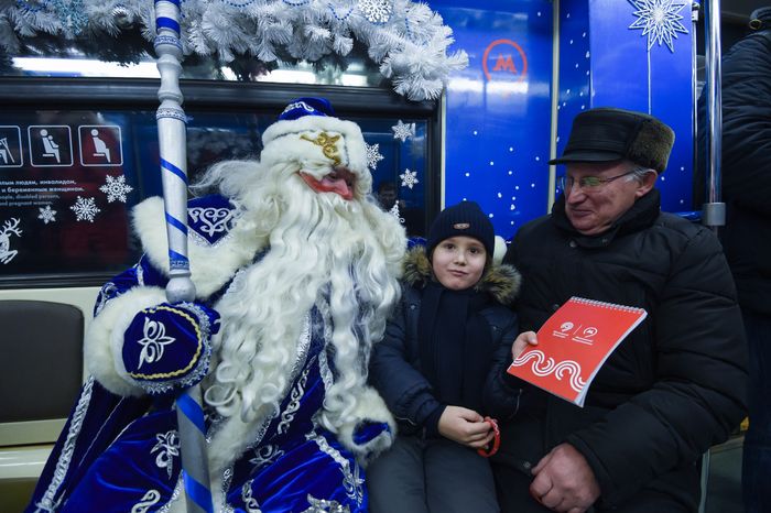 Запуск новогоднего поезда в Московском метрополитене