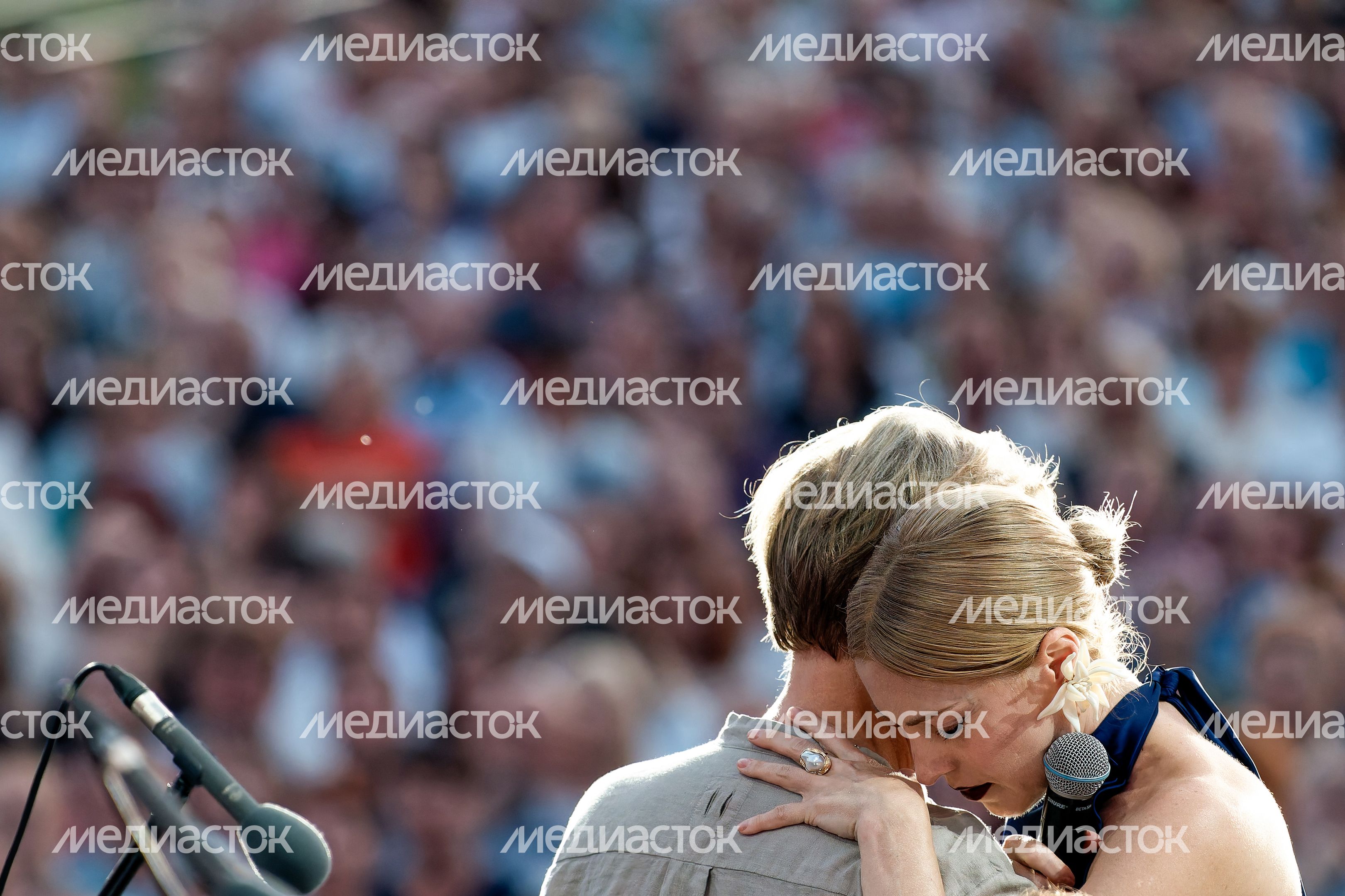 Дмитрий Харатьян и Ангелина Сергеева на гала-концерте фестиваля «Лето. Музыка. Музей» в Истре Дмитрий Харатьян и Ангелина Сергеева на гала-концерте фестиваля «Лето. Музыка. Музей» в Истре