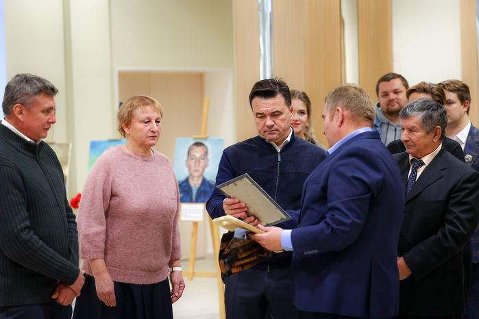 Проверка хода капремонта Центра культуры и творчества «Родники» в Волоколамске Губернатором Подмосковья