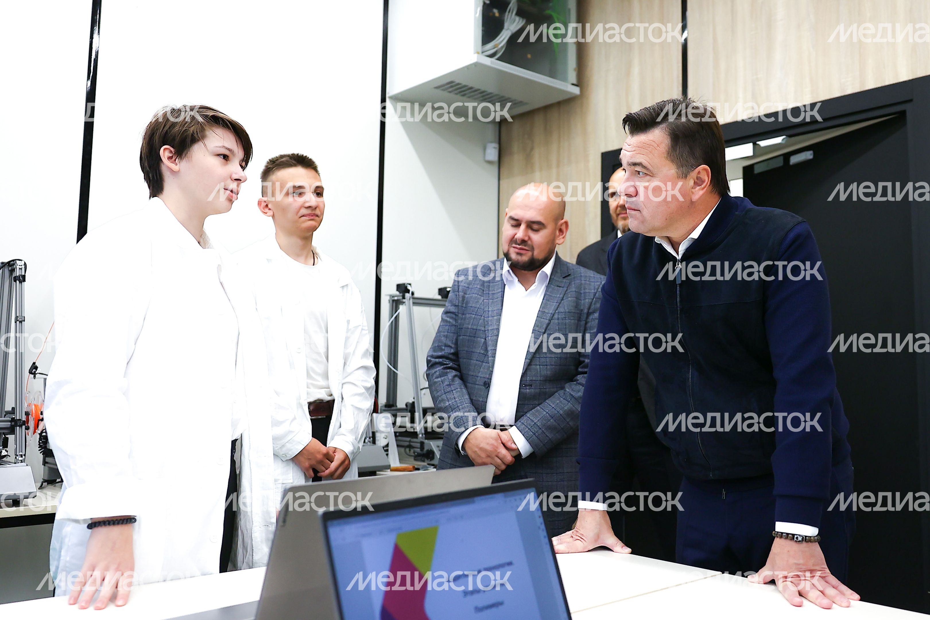 Посещение корпуса Физтех-колледжа в Долгопрудном после капремонта Губернатором Поодмосковья