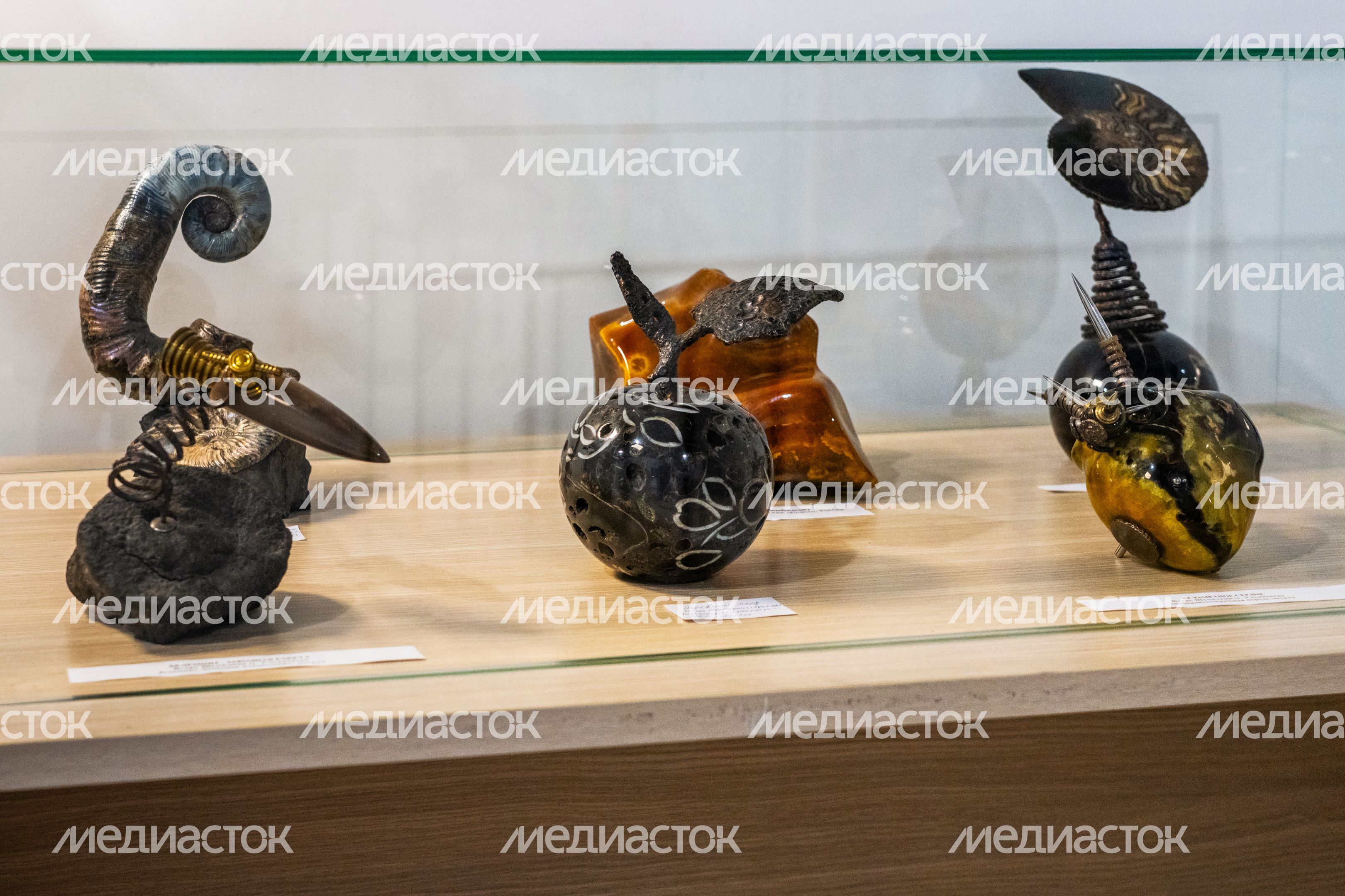 Экспонаты выставки «Каменное чудо» в выставочном комплексе «Артишок» в Химках Экспонаты выставки «Каменное чудо» в выставочном комплексе «Артишок» в Химках