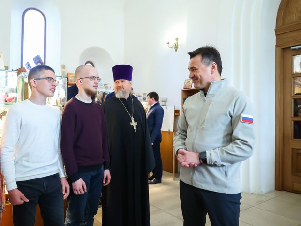 Андрей Воробьев поздравил со Светлой Пасхой прихожан храма Рождества Иоанна Предтечи
