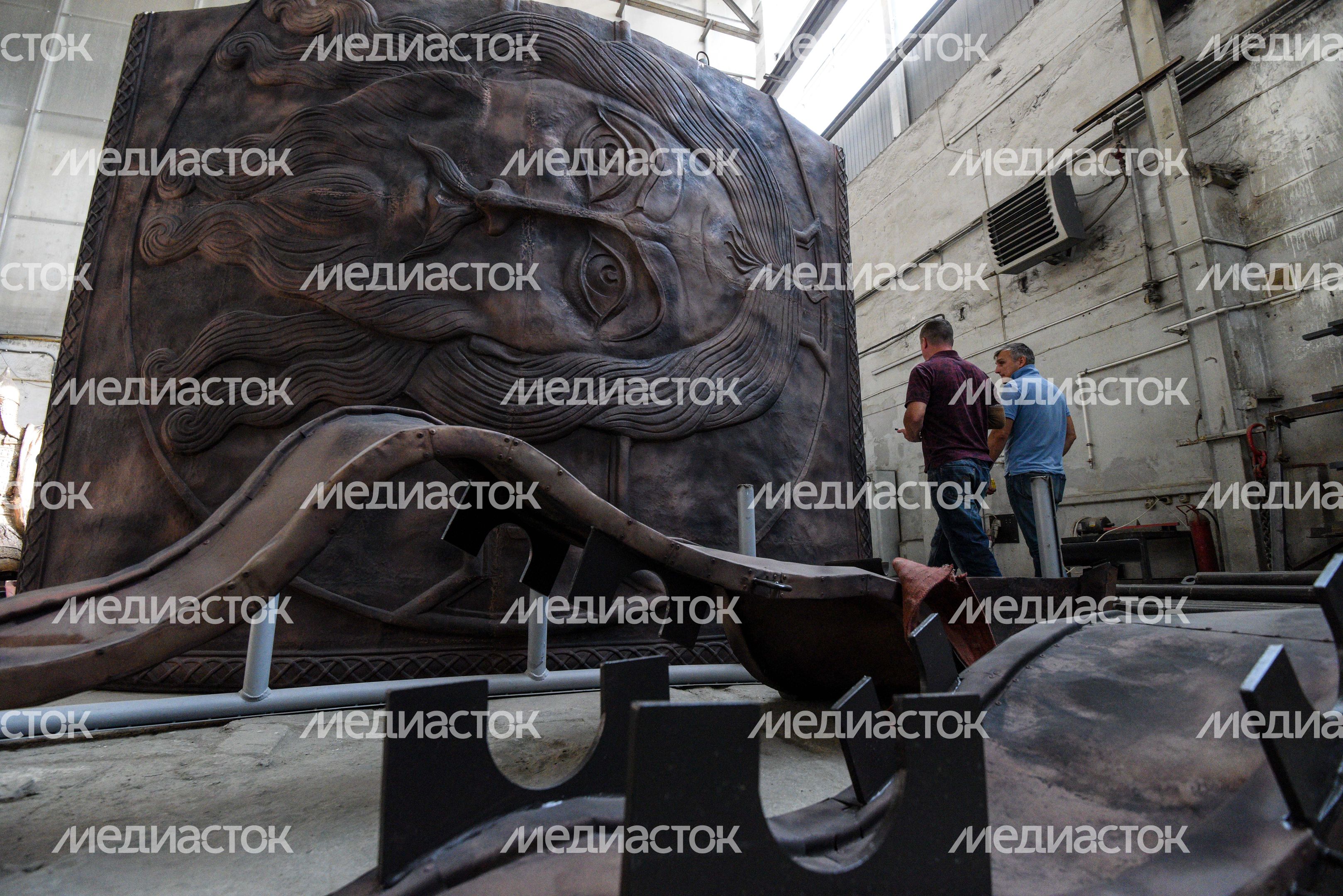 Сборка мемориала «Князь Александр Невский с дружиной» в Химках