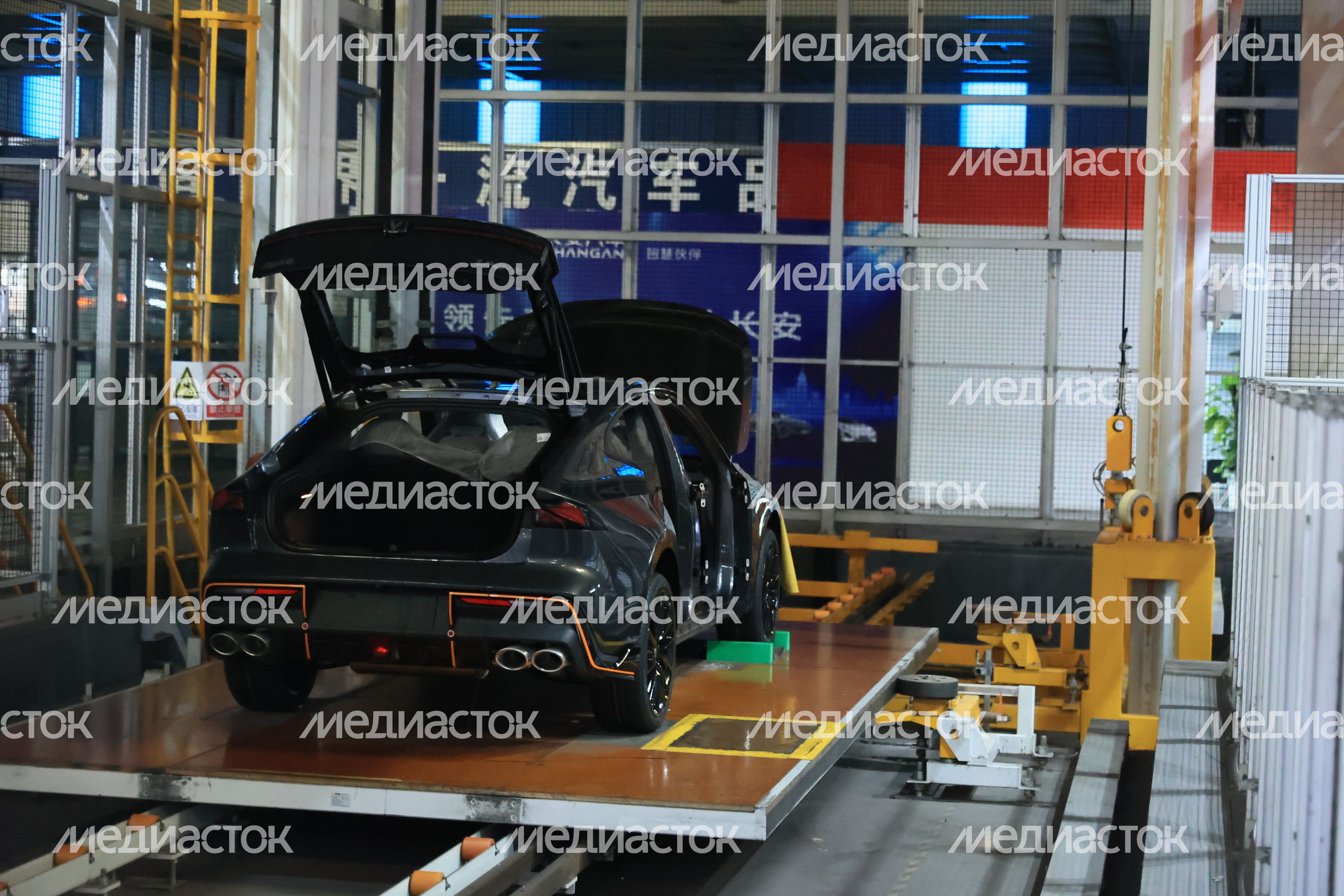 Посещение автозавода Changan Automobile Group в Китае Губернатором Подмосковья