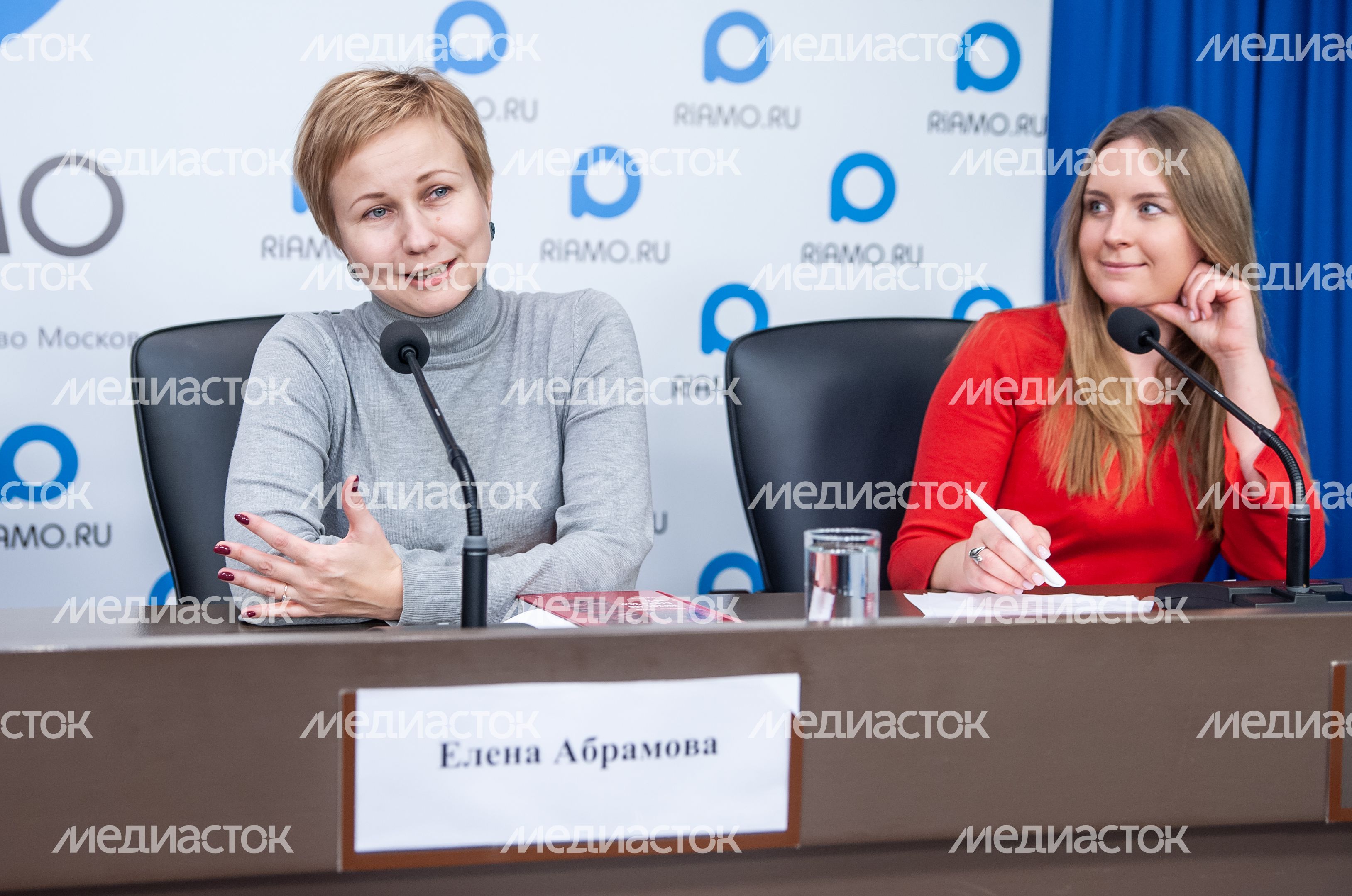 Презентация книги Александра Чумикова «Москва-400. Кам-са-мол! 90-е»