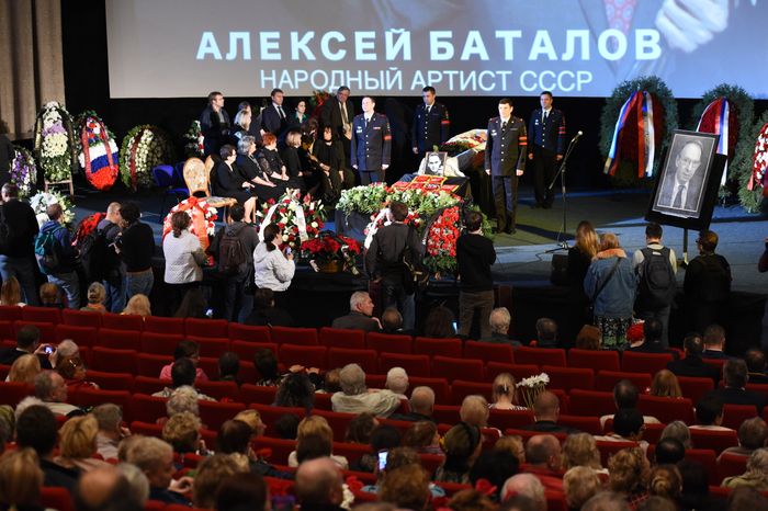 Прощание с актером Алексеем Баталовым в Доме кино в Москве