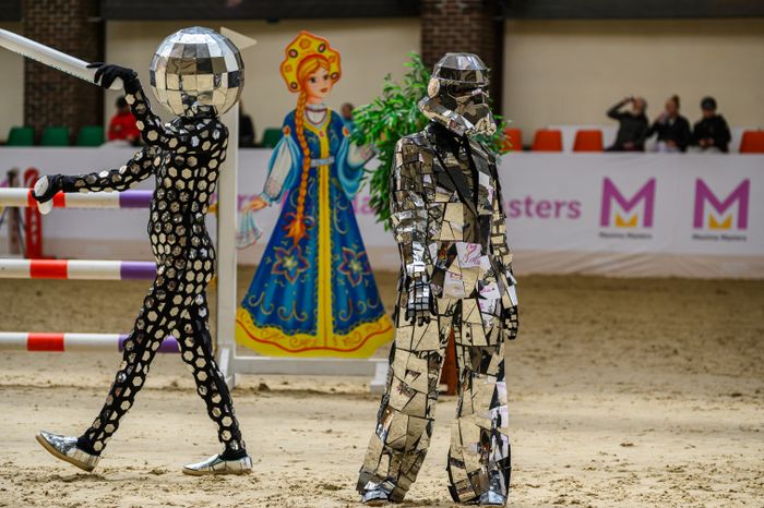 Конноспортивное шоу в Maxima Park в Дмитровском округе