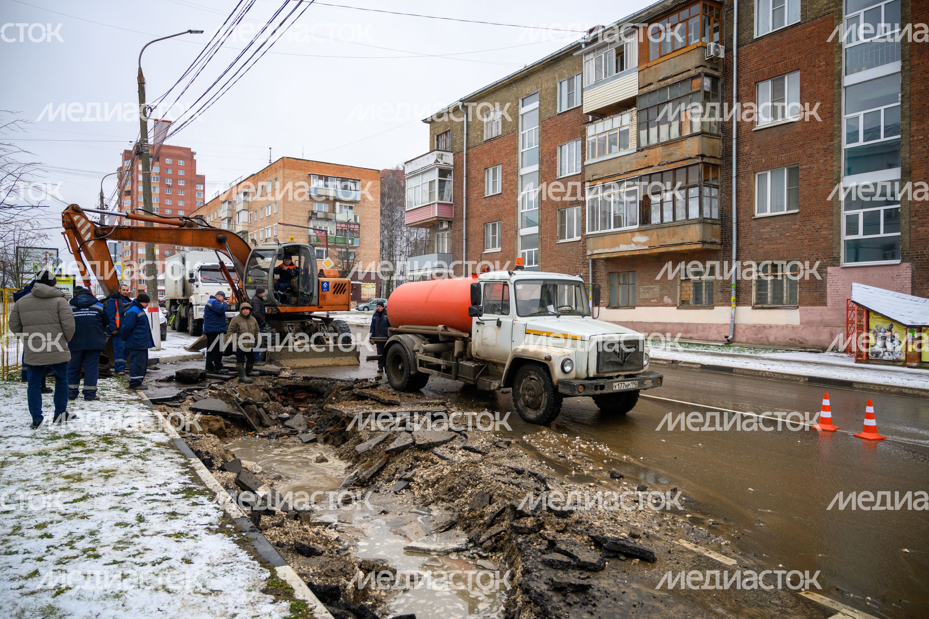 Рабочие Мособлводоканала провели техобслуживание инфраструктуры водоснабжения Павловского Посада Рабочие Мособлводоканала провели техобслуживание инфраструктуры водоснабжения Павловского Посада