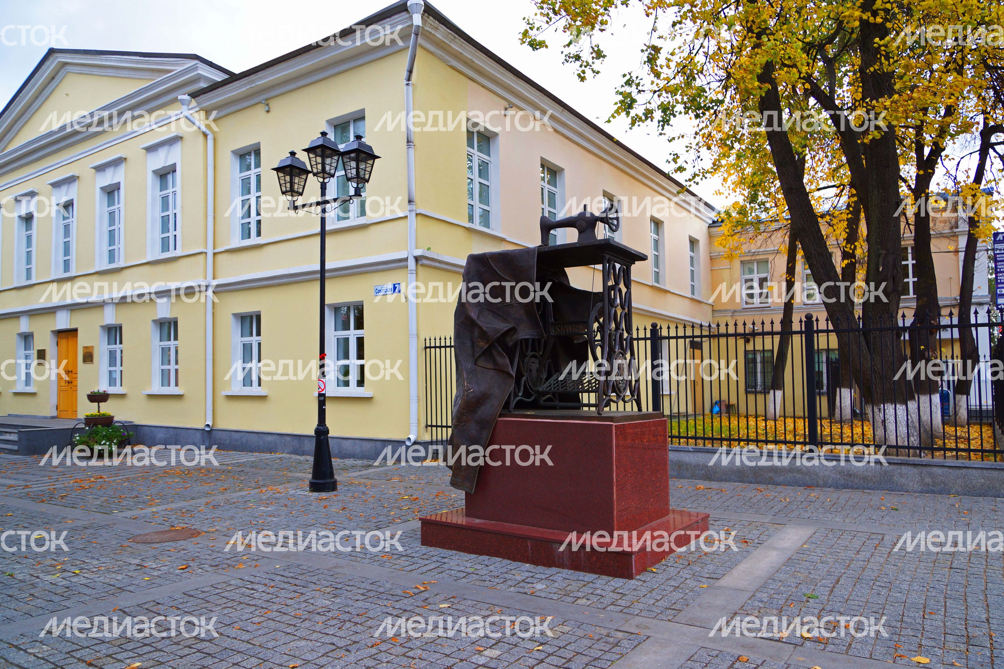 Памятник швейной машинке «Зингер» в Подольске Памятник швейной машинке «Зингер» в Подольске
