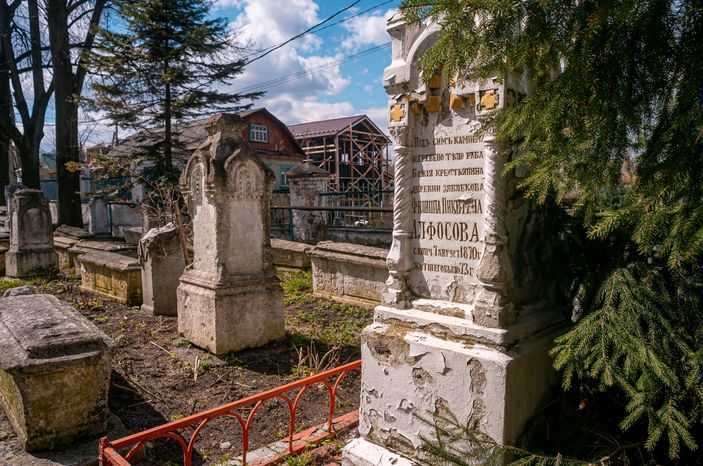 Весенние виды храма Рождества Христова в селе Беседы