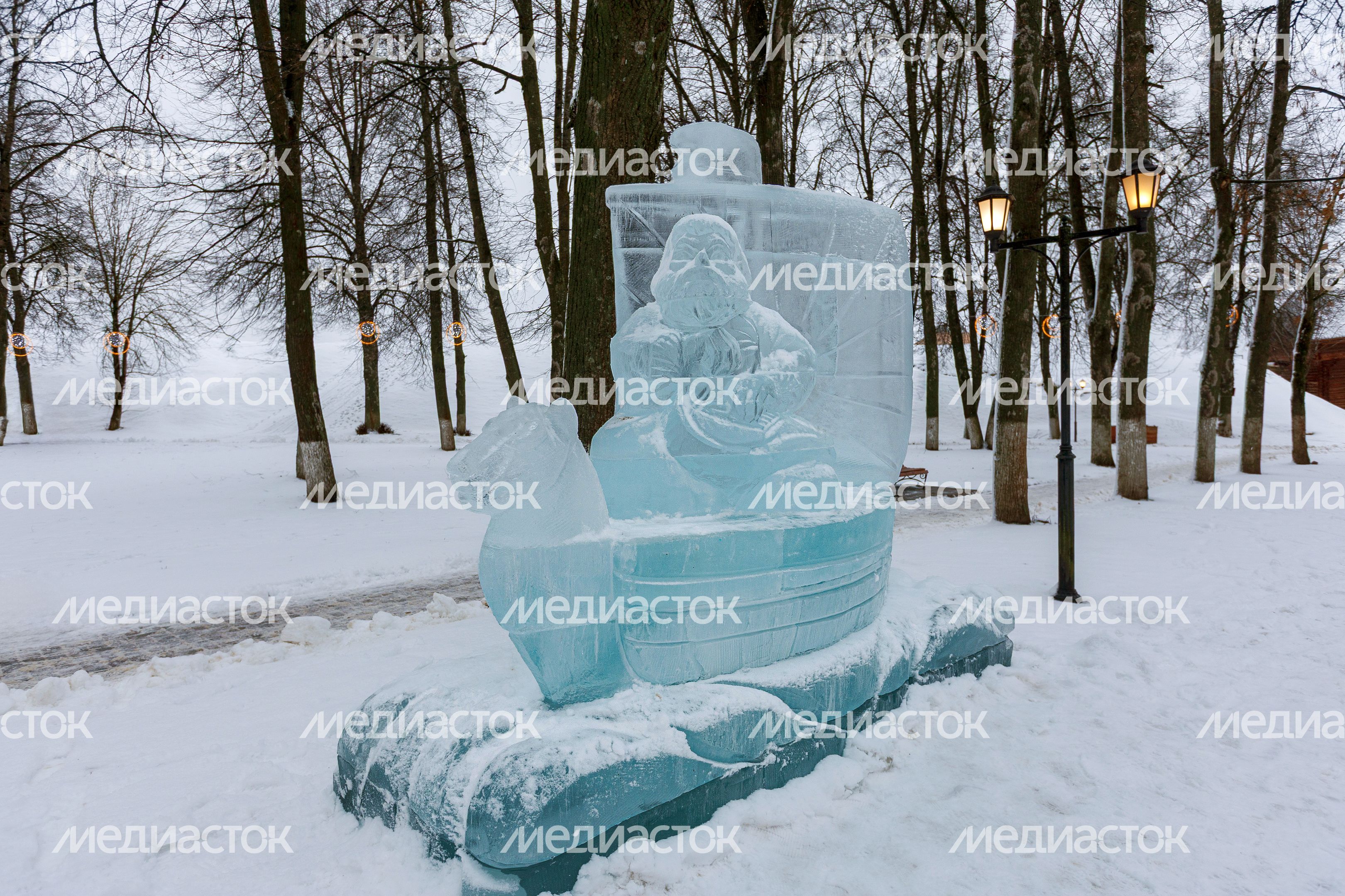 Ледяной городок на Исторической площади в Дмитрове Ледяной городок на Исторической площади в Дмитрове