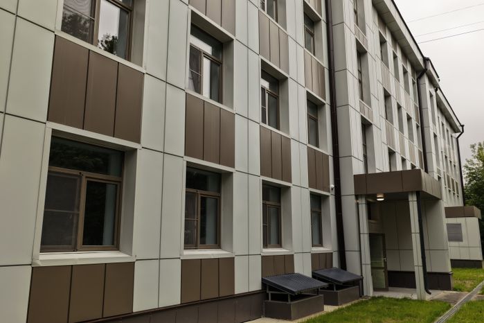 Взрослая поликлиника в Дзержинском после капремонта начала принимать пациентов