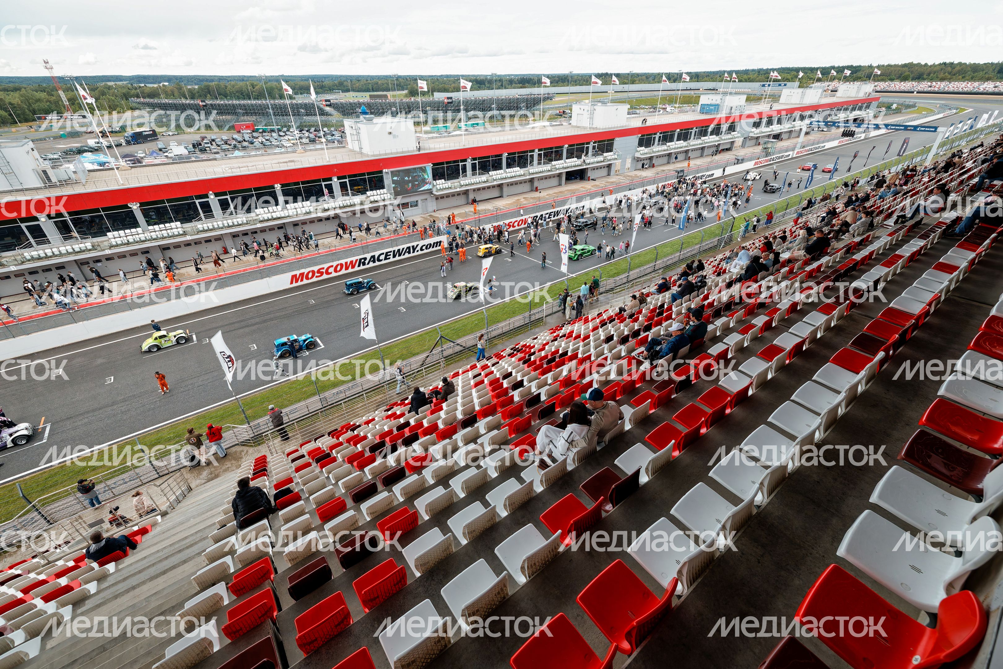VI этап российской серии кольцевых гонок на автодроме Moscow Raceway