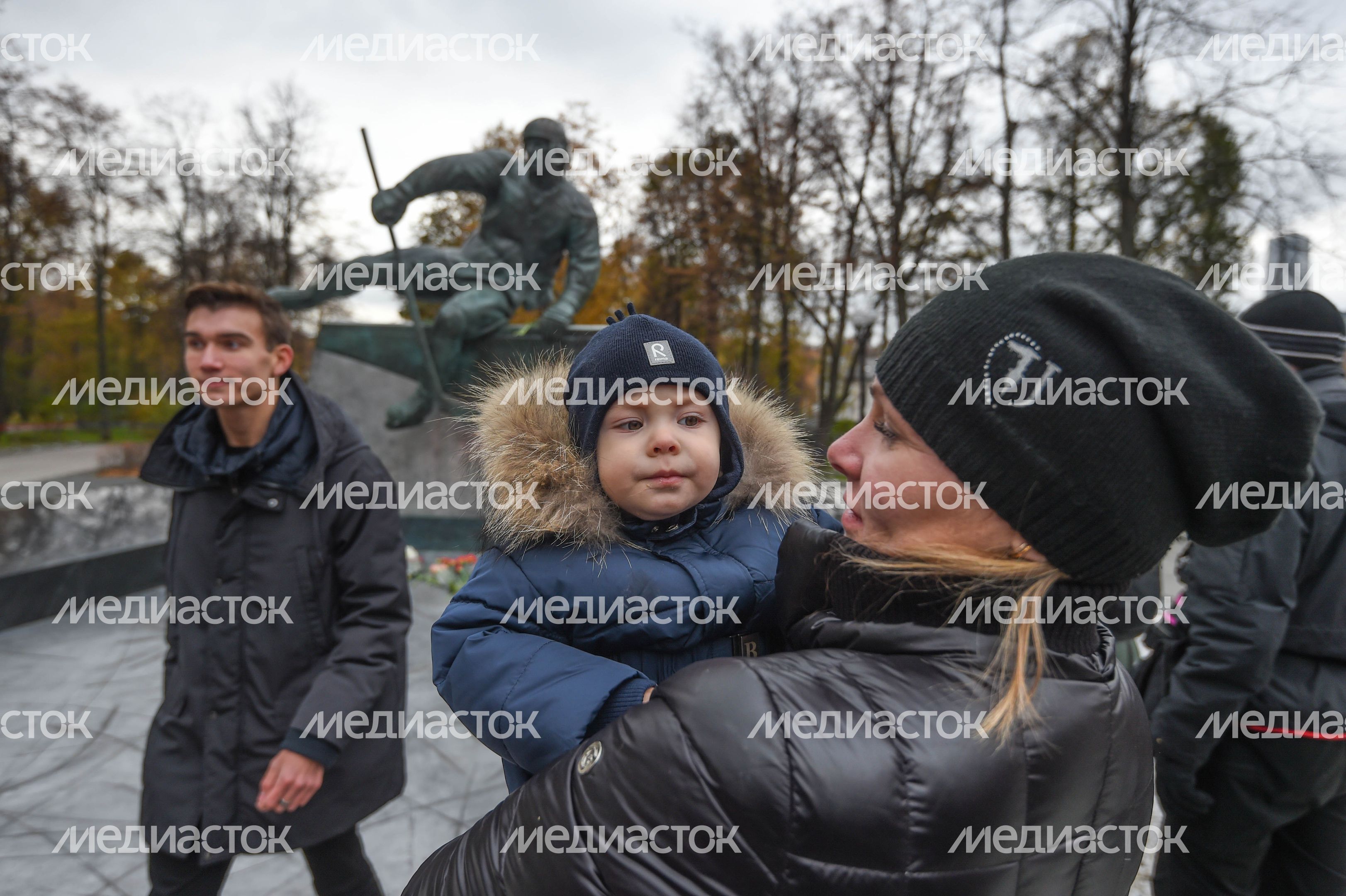 Открытие памятника легенде хоккея Валерию Харламову в «Лужниках»