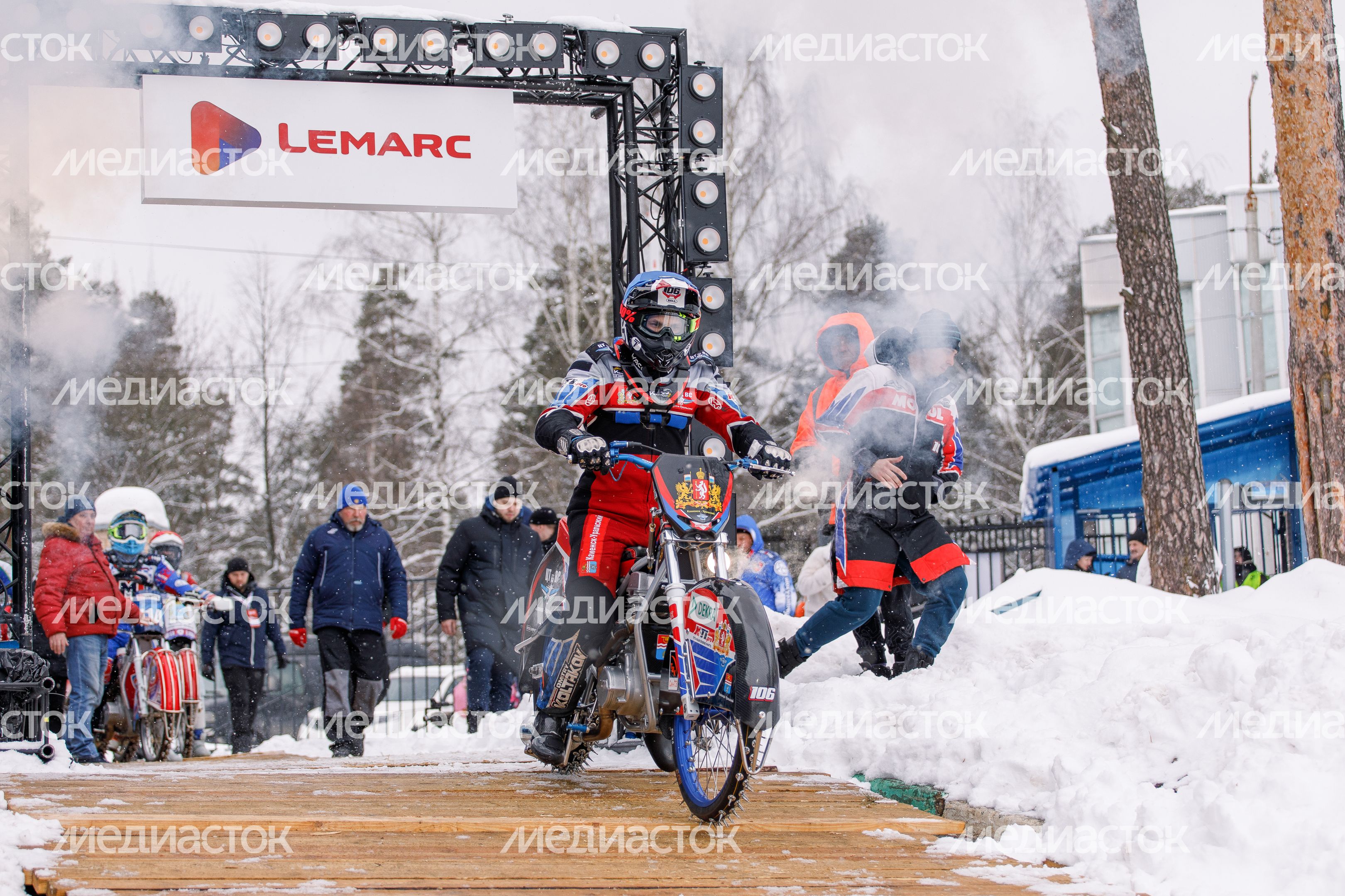 VI этап личного чемпионата России по гонкам на льду в Красногорске