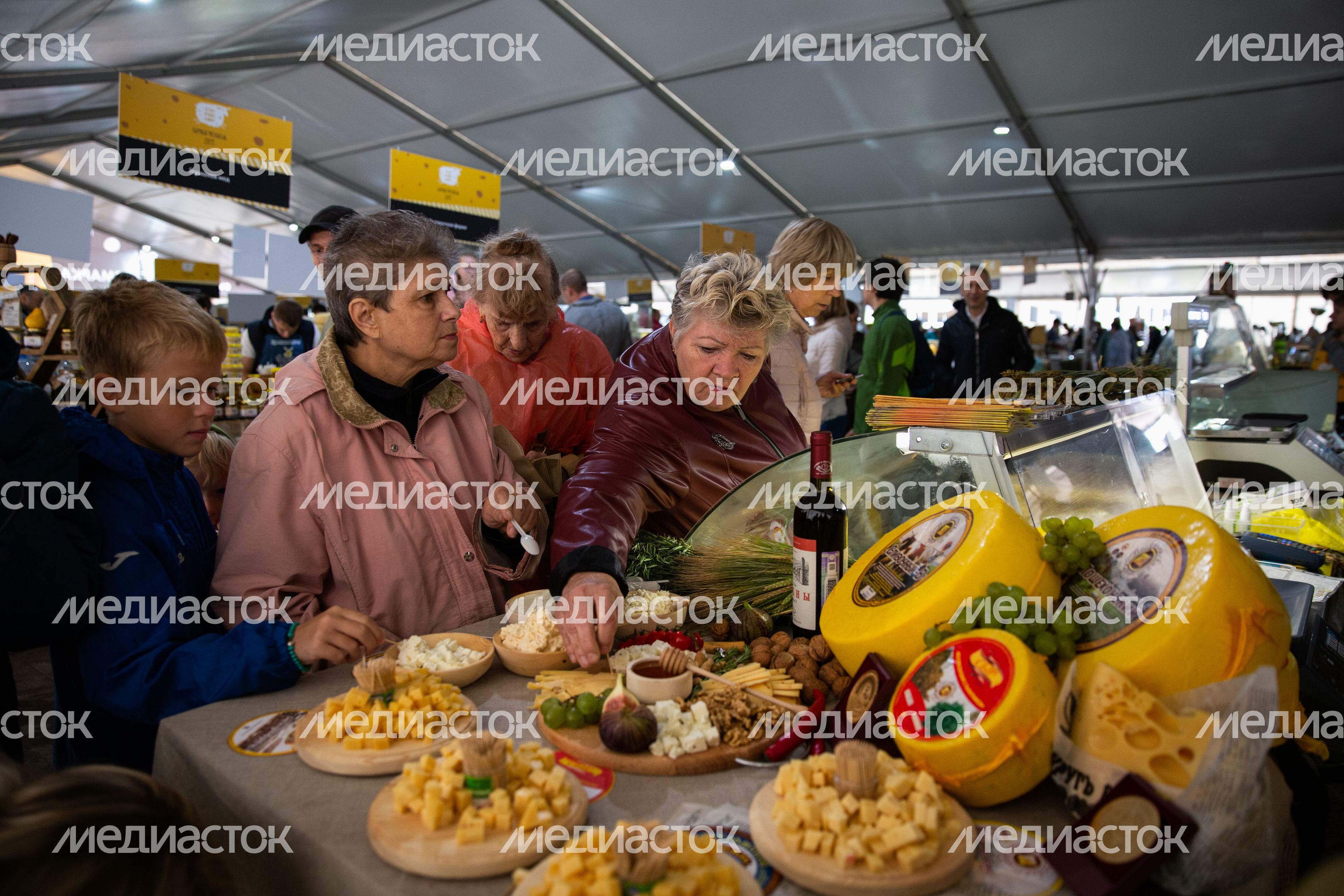 Открытие IV Всероссийского фестиваля фермерской продукции «Сыр. Пир. Мир»