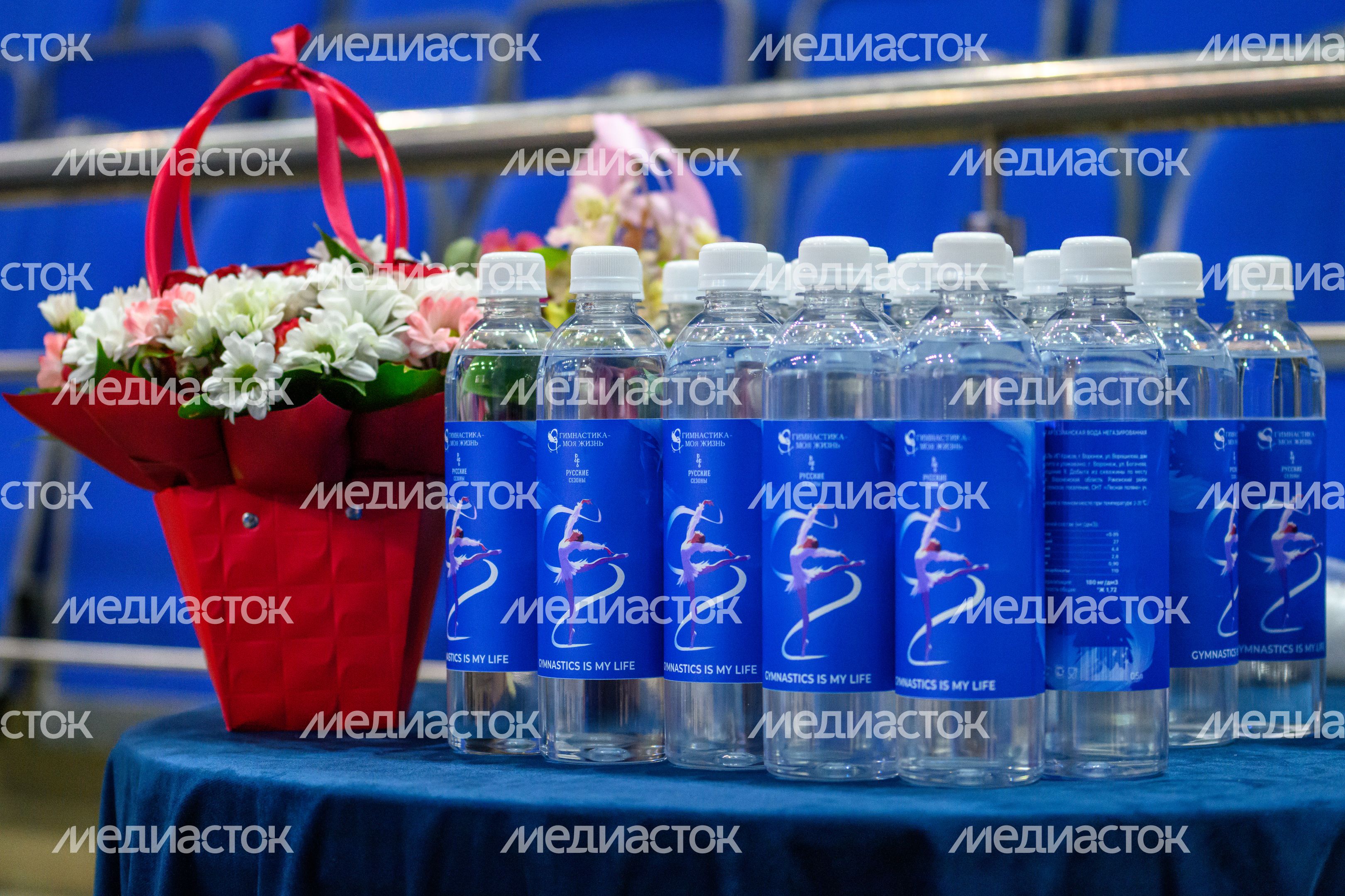 Брендированные бутылки с водой на турнире по художественной гимнастике в Люберцах