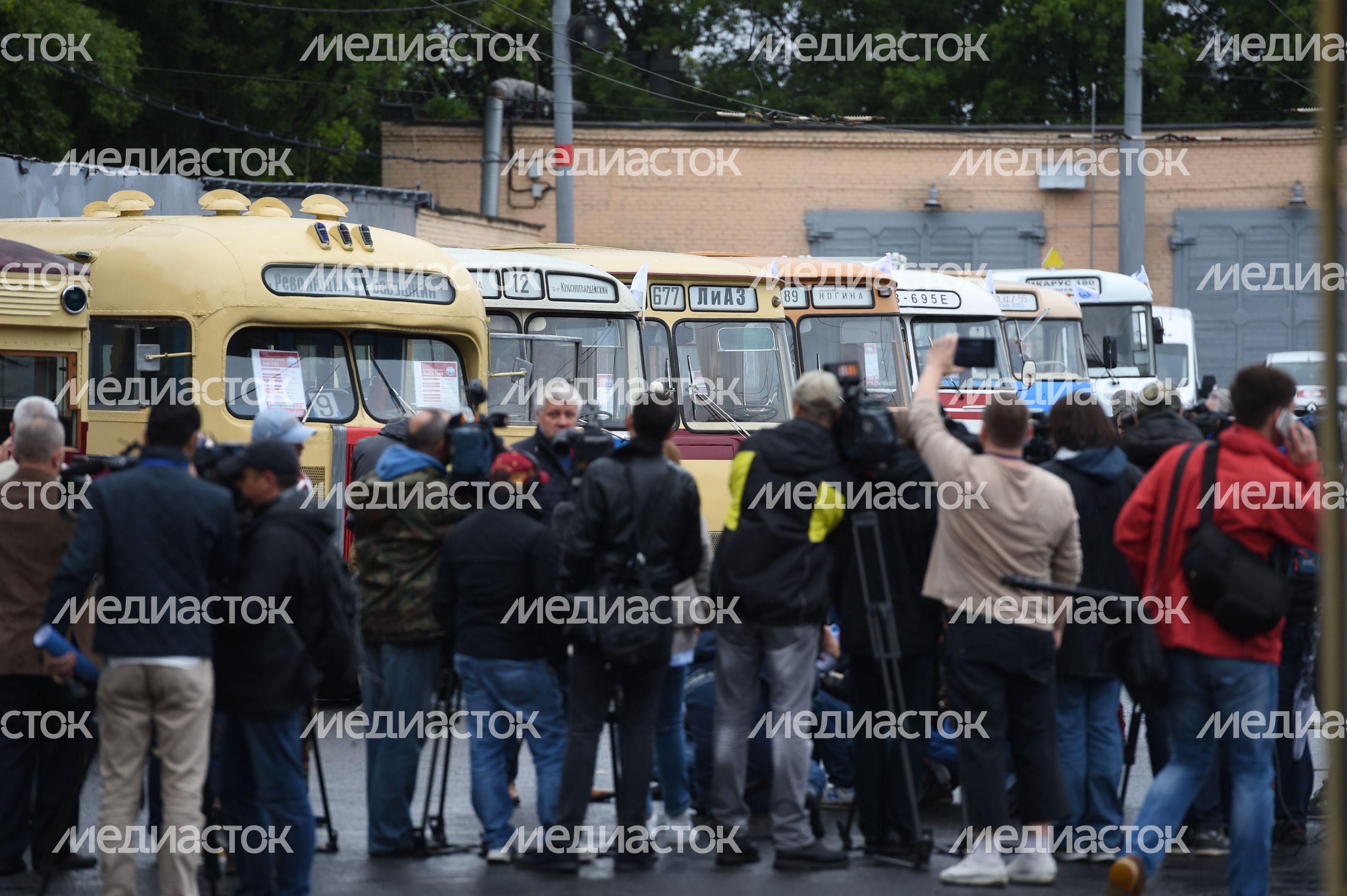 Выставка ретротехники ко Дню московского транспорта