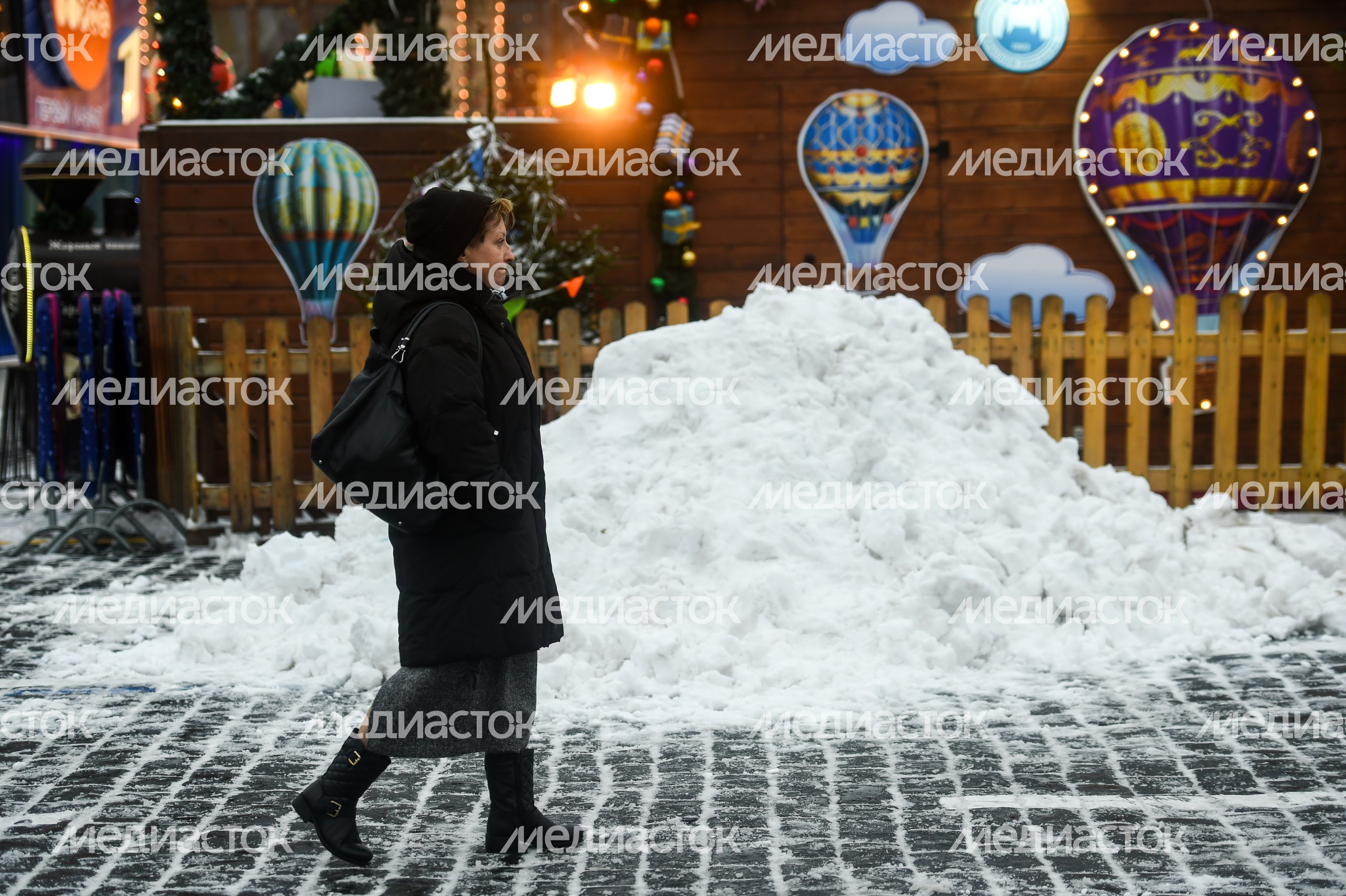 Последстивя сильного снегопада в Москве