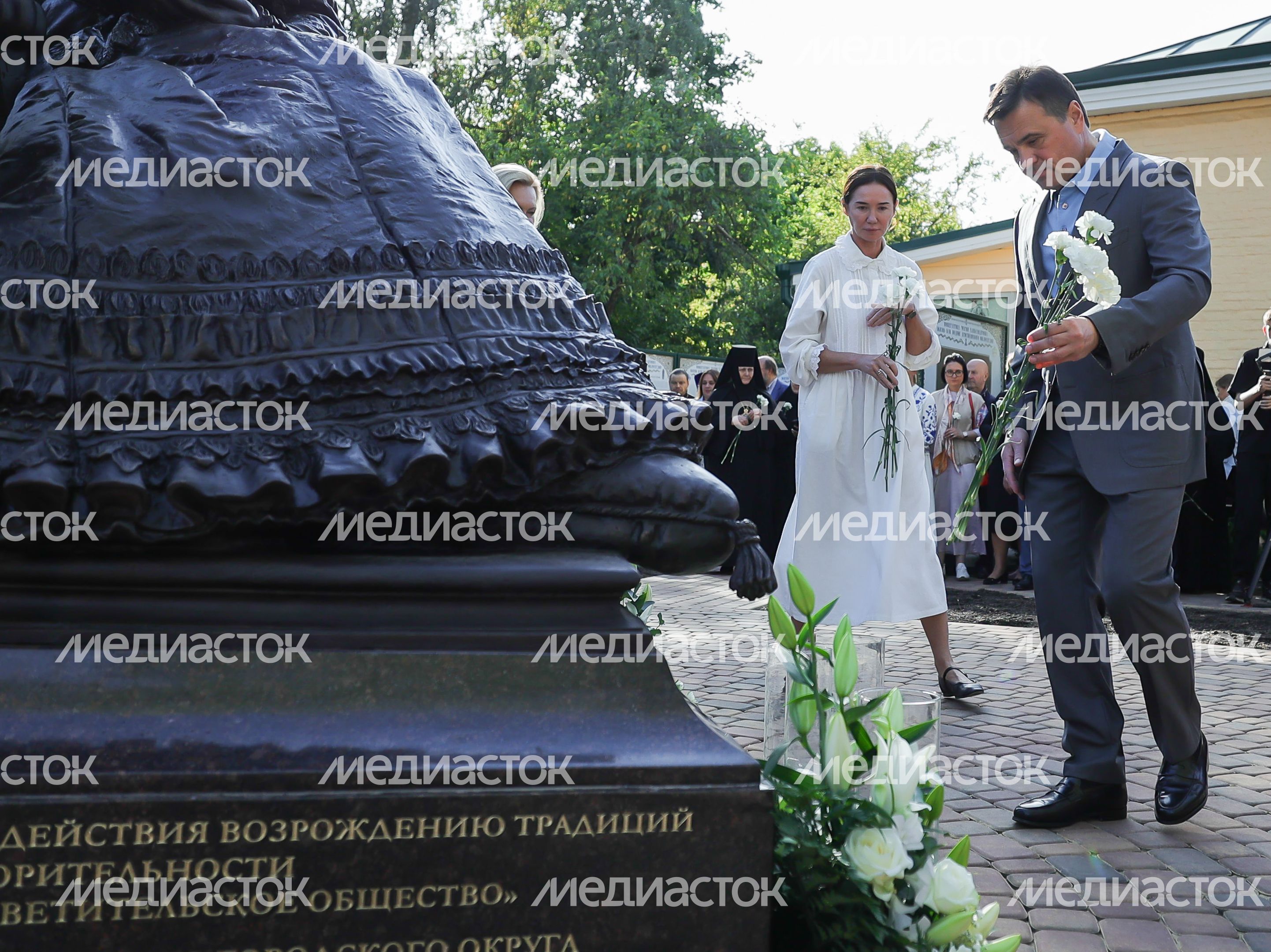 Андрей Воробьев открыл памятник императрице Марии Александровне в Ильинском-Усово Андрей Воробьев открыл памятник императрице Марии Александровне в Ильинском-Усово