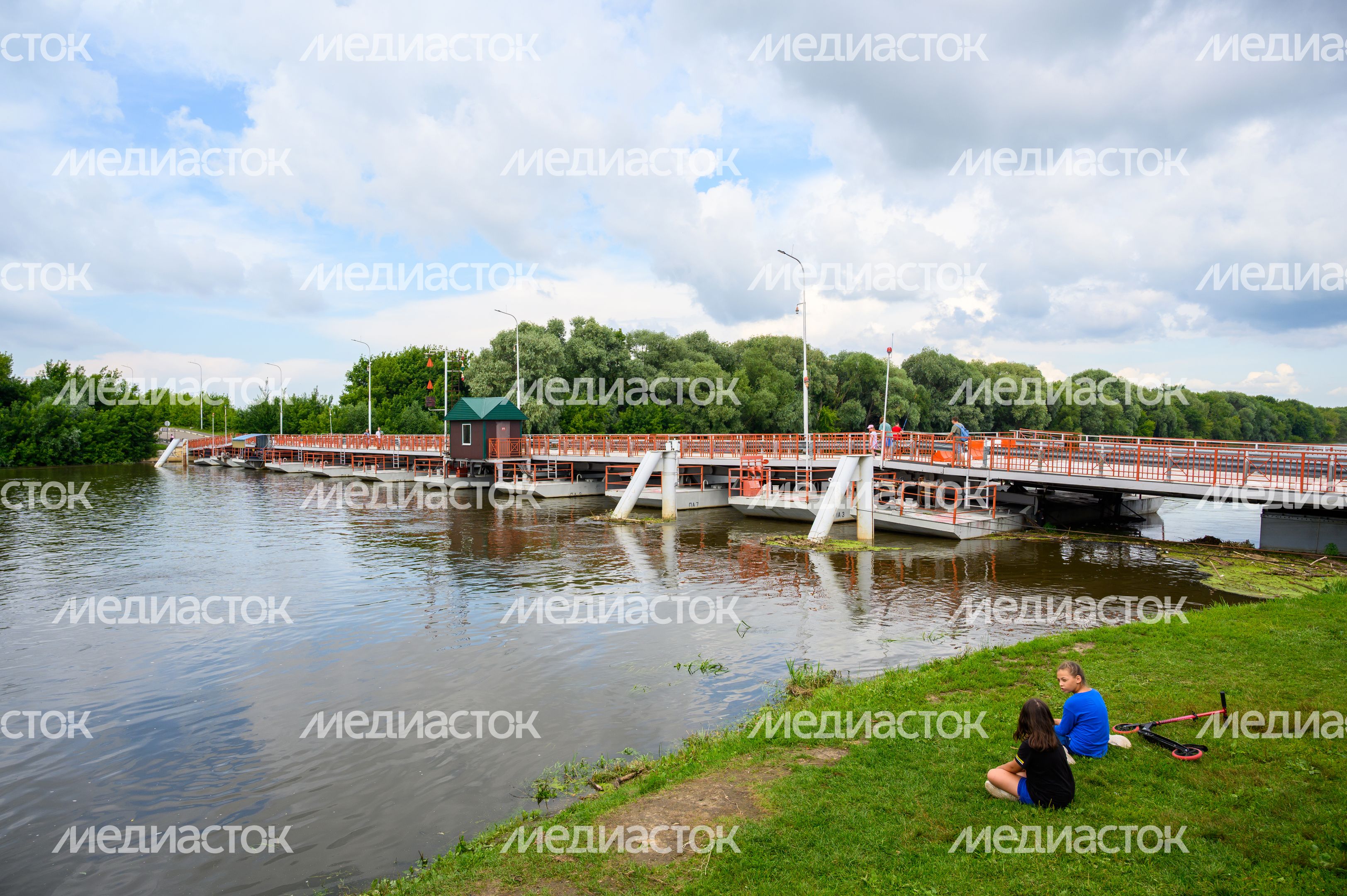 Бобреневский мост у Москворецкой набережной в Коломне Бобреневский мост у Москворецкой набережной в Коломне