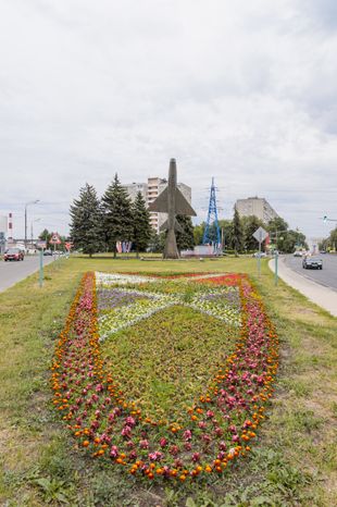 Памятник МиГ-21Ф-13