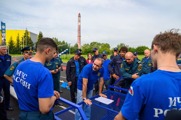 Инструктаж перед конкурсом профмастерства среди пожарных и начальников караулов МЧС и Мособлпожспаса в Подольске