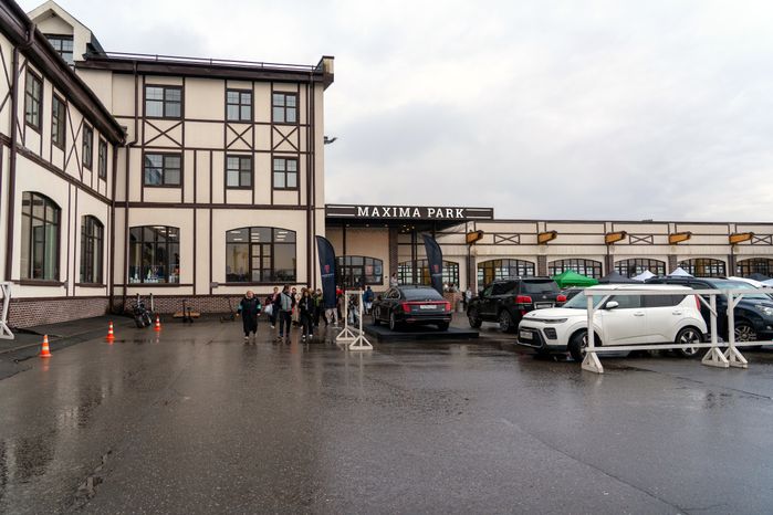 Конный клуб MAXIMA PARK в Дмитровском округе Московской области
