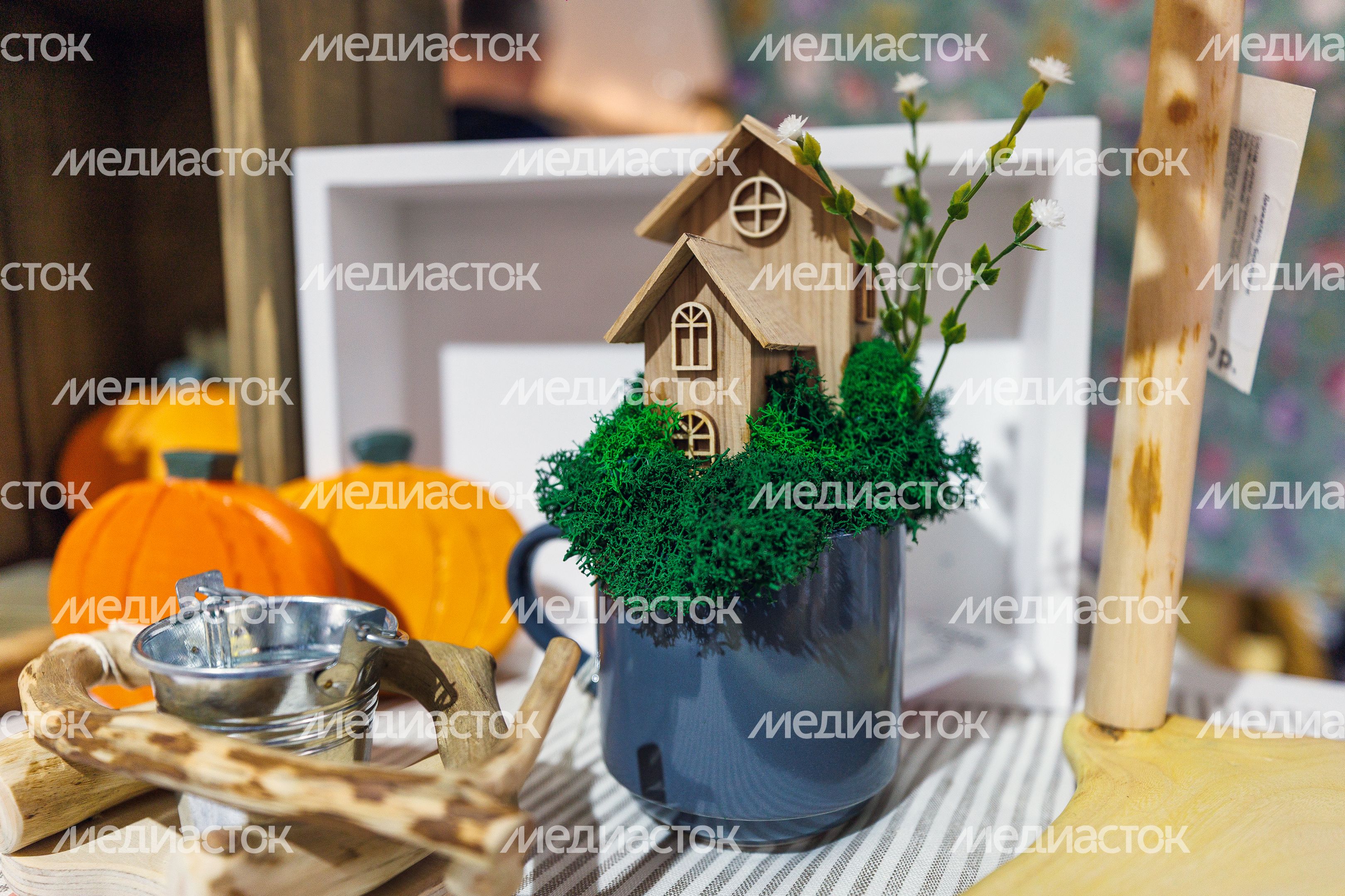 Изделия ручной работы местных мастеров на ярмарке подмосковных брендов «100% Подмосковье. Встречаем осень» Изделия ручной работы местных мастеров на ярмарке подмосковных брендов «100% Подмосковье. Встречаем осень»