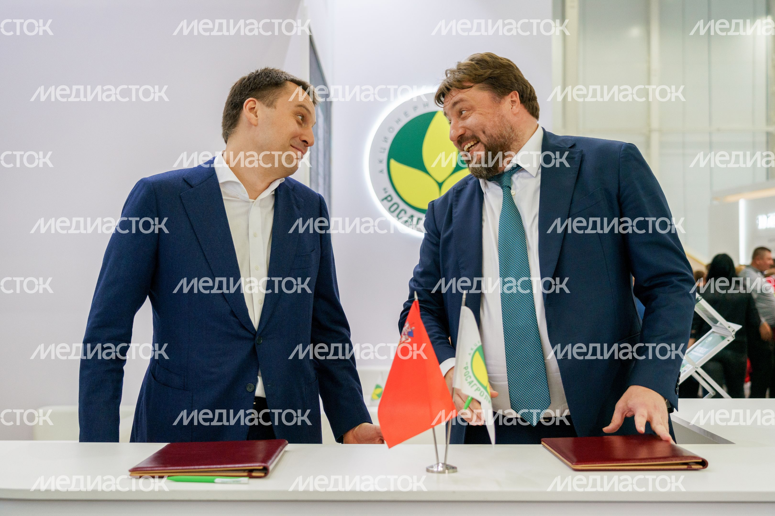 Заместитель председателя правительства Вячеслав Духин на агропромышленной выставке «Золотая осень 2024» Заместитель председателя правительства Вячеслав Духин на агропромышленной выставке «Золотая осень 2024»