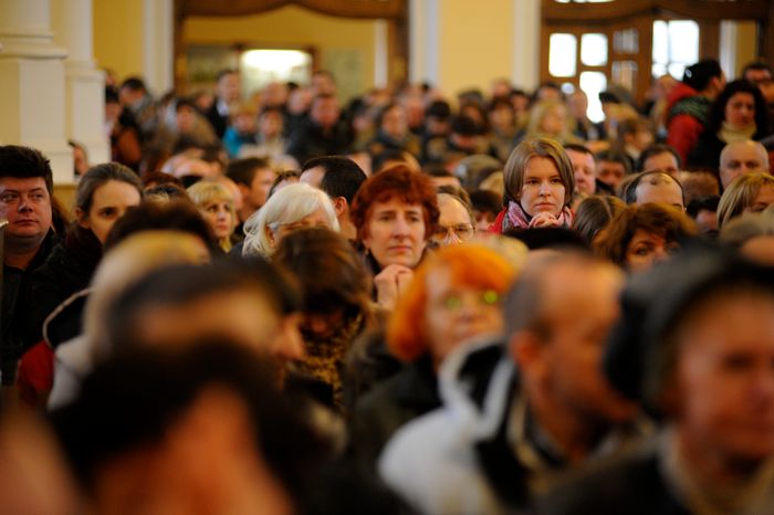 Празднование католической Пасхи в кафедральном соборе в Москве