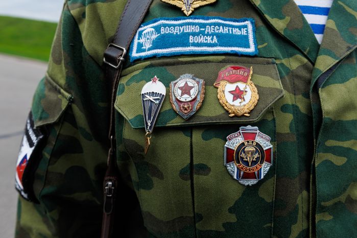 Медали на груди ветерана боевых действий в День Победы