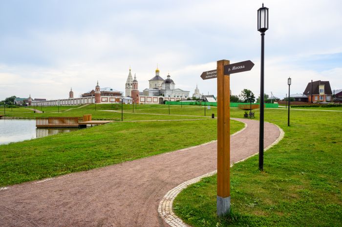 Богородице-Рождественский Бобренев мужской монастырь в селе Старое Бобренево округа Коломна