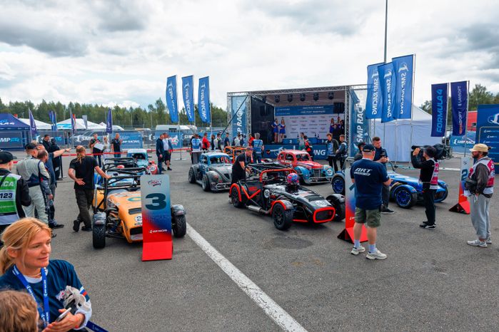 VI этап российской серии кольцевых гонок на автодроме Moscow Raceway