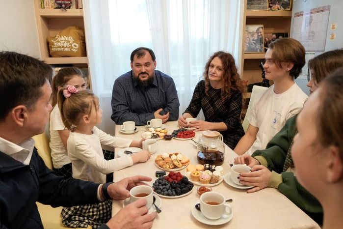 Андрей Воробьев навестил семью погибшего на СВО бойца