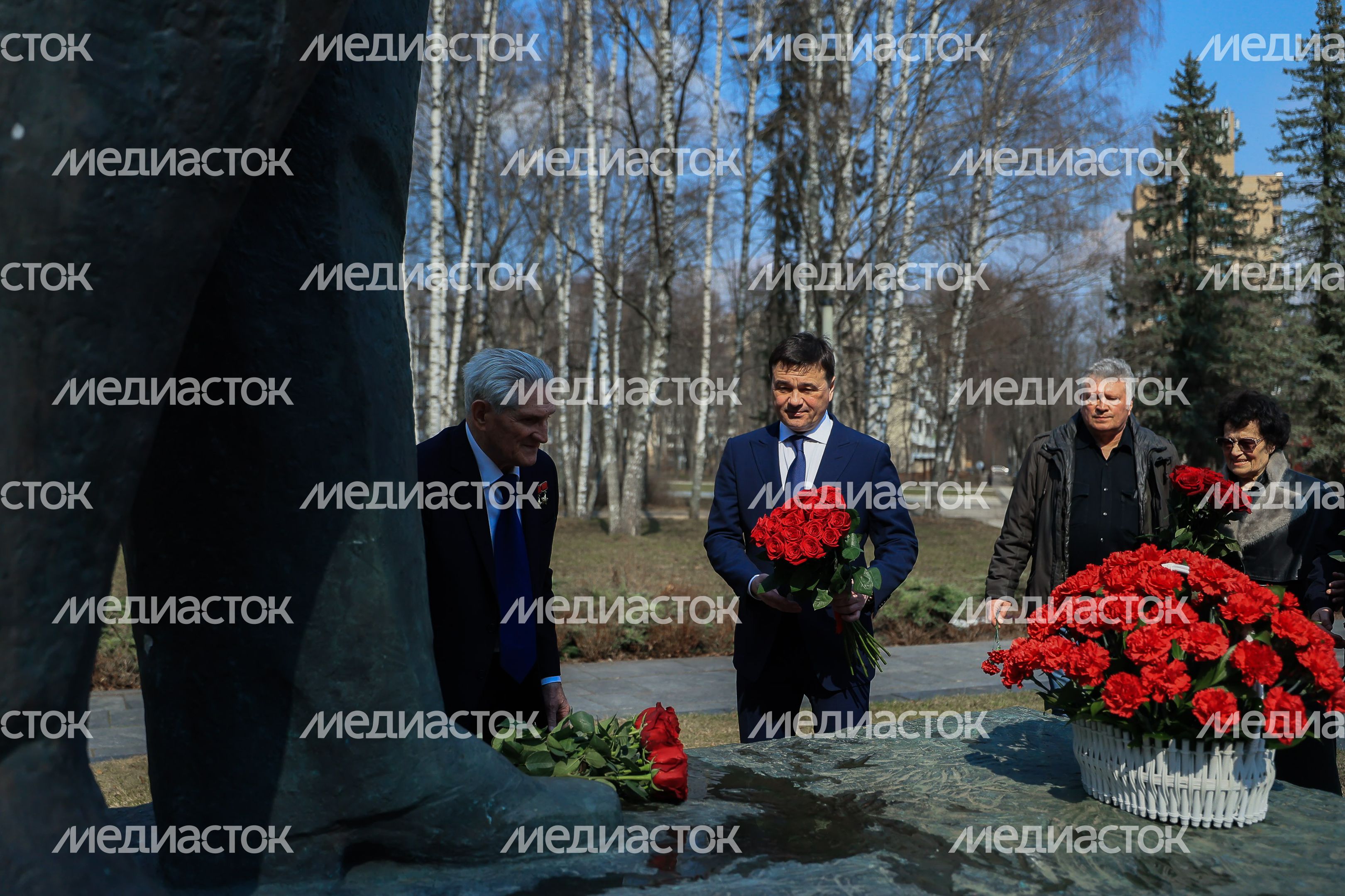 Посещение губернатором космонавта первого отряда