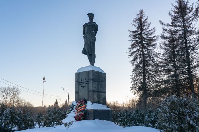 Памятник Зое Космодемьянской в селе Петрищево Рузского округа