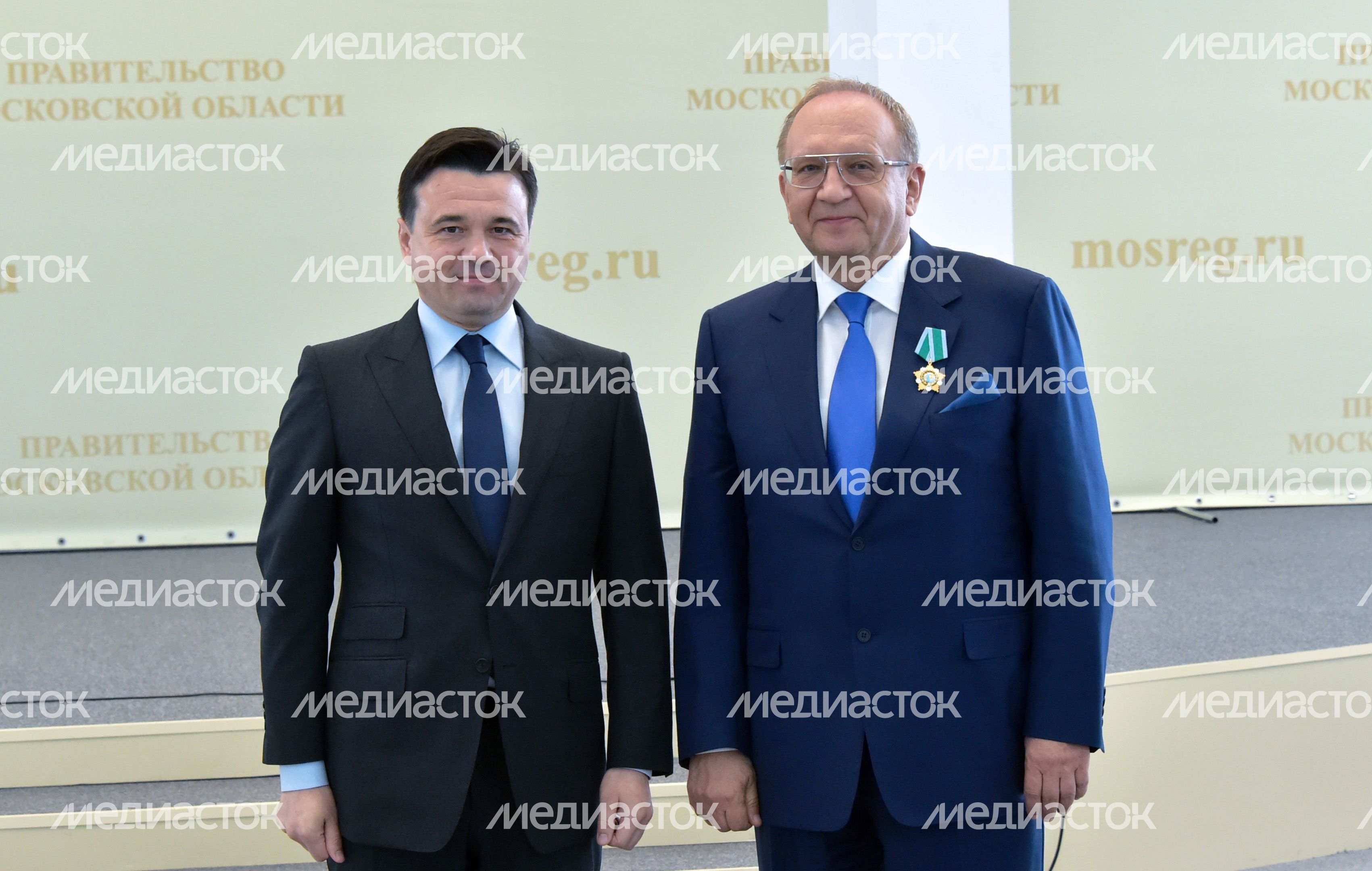 А. Воробьев поздравил жителей Подмосковья с наступающим Днем России