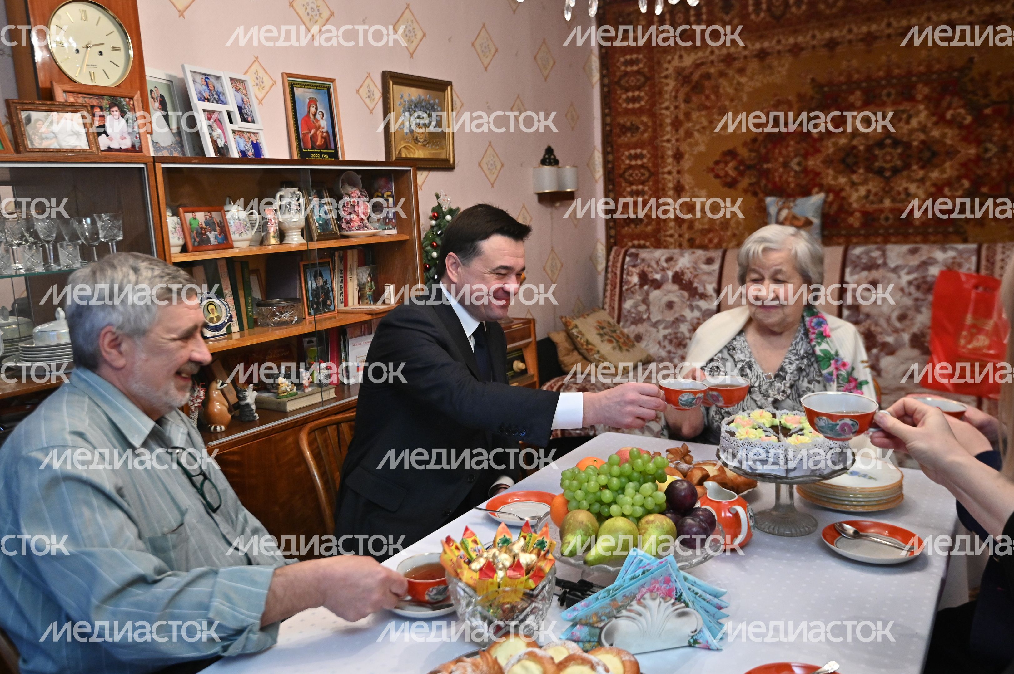 Поздравление с 90-летием и Новым годом жительницы Красногорска