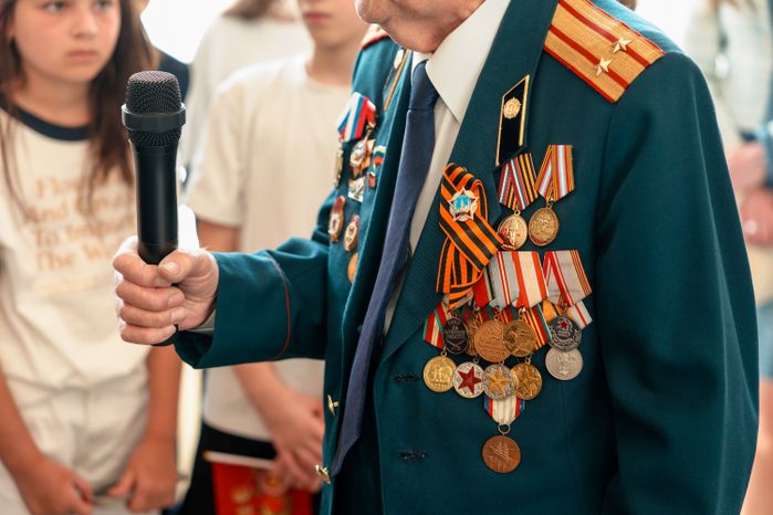 Фотовыставка патриотического проекта «Китель Победы» в Горках-2 Одинцовского округа