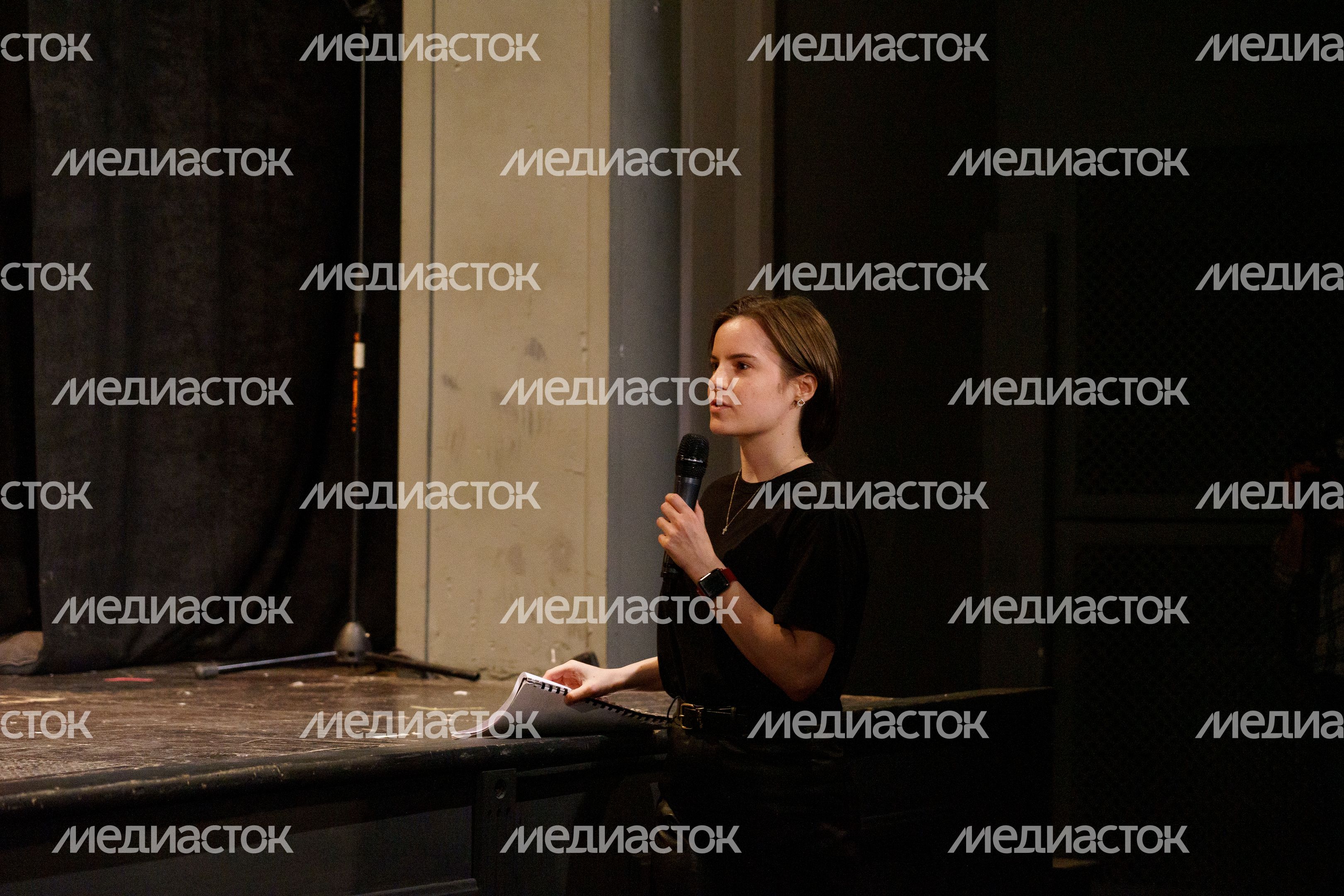 Репетиция инклюзивного спектакля «Голубое и зеленое» в Московском Губернском театре