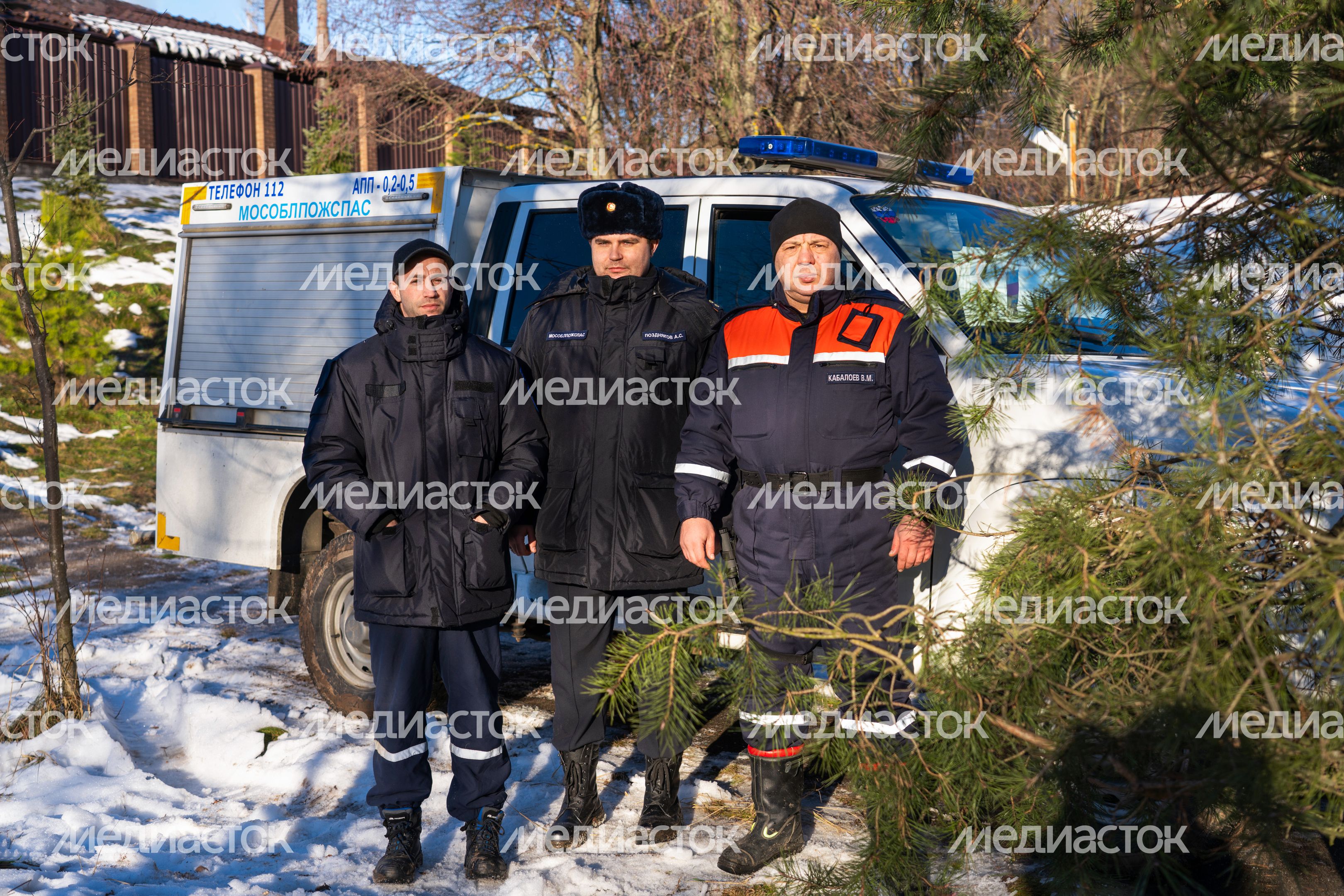Крещенские купания на Никольском святом источнике в мкр. Нахабино округа Красногорск Крещенские купания на Никольском святом источнике в мкр. Нахабино округа Красногорск