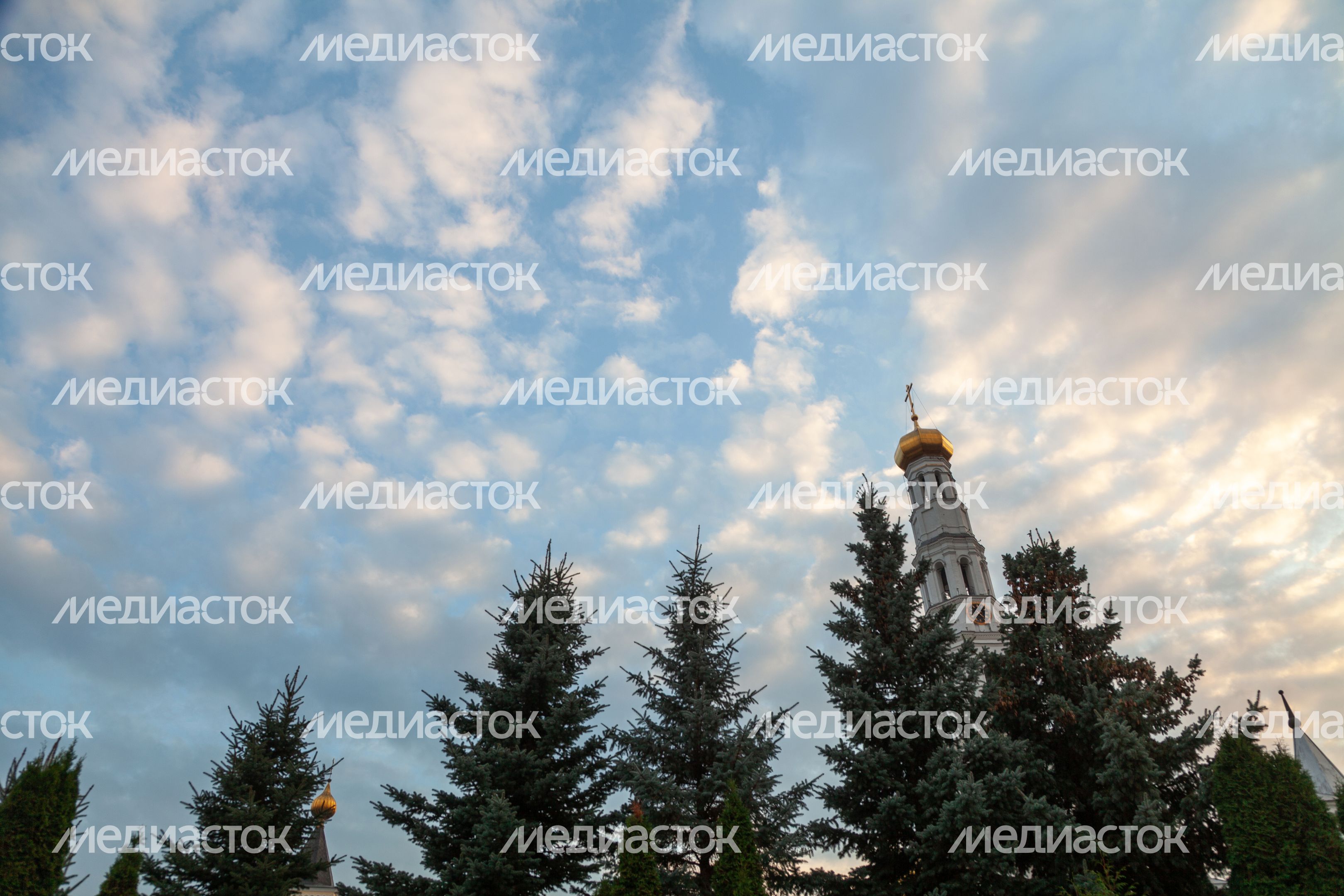 Осенние виды Николо-Угрешского монастыря города  Дзержинский округа Люберцы