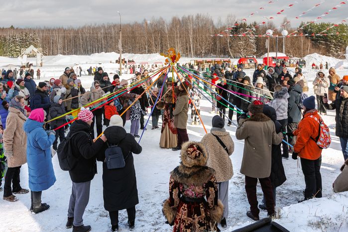 Гулянья на главной Масленице России в Горках Ленинских