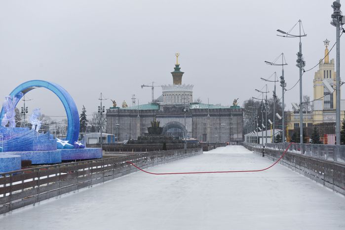 Заливка катка на ВДНХ